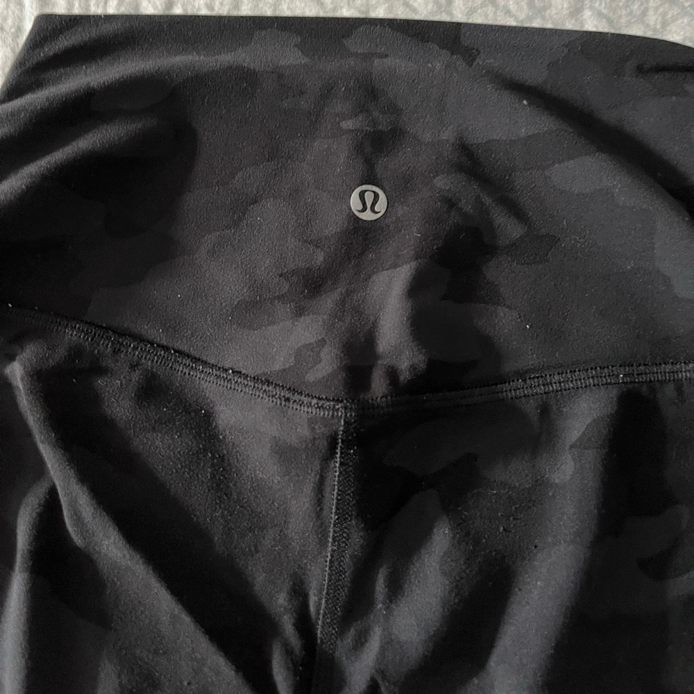 Lululemon Align crop 21’ size 2